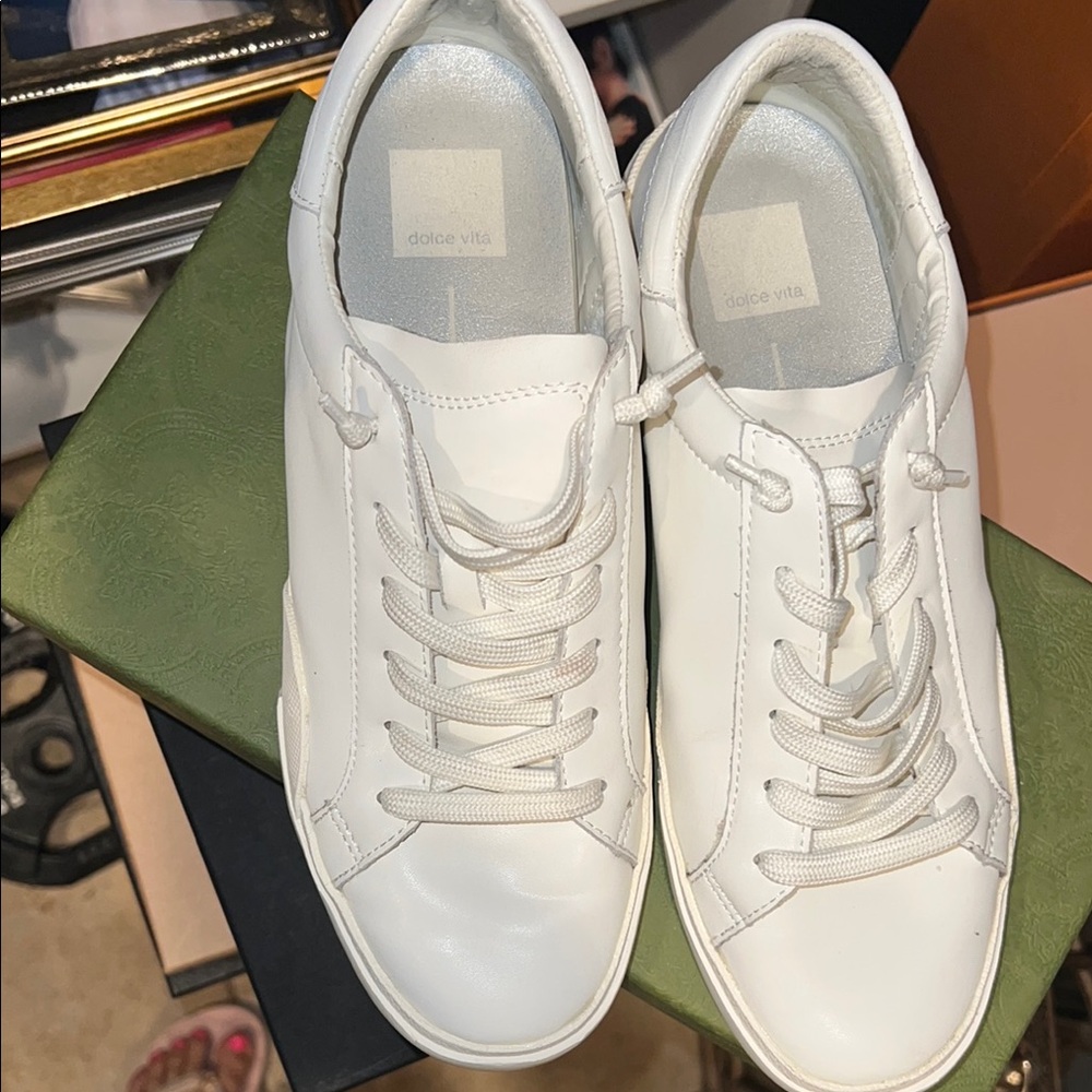 Dolce Vita women’s White Sneakers